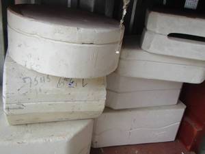 lot 50 image: Ceramic mold lot- ornaments - Christmas plates plus