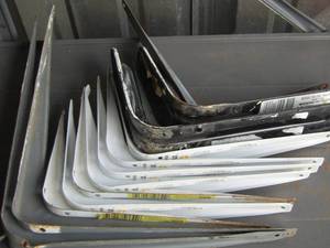 lot 59 image: shelving brackets