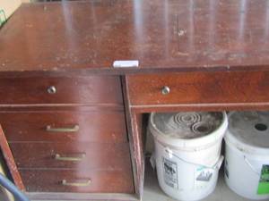 lot 69 image: Singer TOUCH N SEW  Sewing Machine & sewing  table with 4 drawers