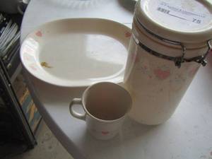 lot 75 image: Corning pink heart design dishes