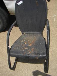 lot 85 image: VINTAGE METAL OUTDOOR LAWN CHAIR
