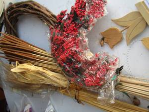 lot 91 image: Wreath making materials