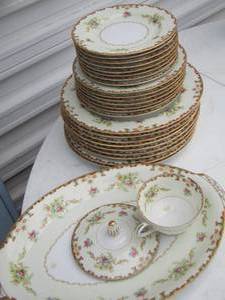 lot 8 image: Regal BY Sango dish set, platter- dinner plates- saucers