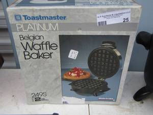lot 25 image: Toastmaster platinum waffle baker NIB