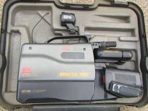 lot 114 image: big nature 2000 camcorder in case