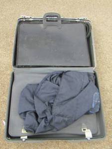lot 115 image: Samsonite suitcase