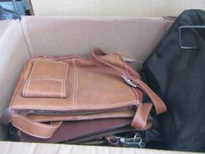 lot 184 image: womens purse lot (P)