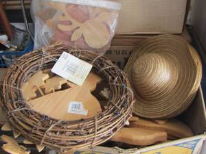 lot 185 image: wood lot various pieces- mini straw hats- small wicker baskets