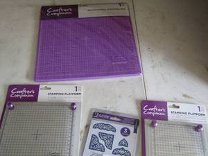 lot 194 image: crafters stamping mats - stamping platform