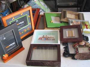 lot 229 image: funny and holiday style picture frames -plus more