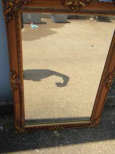 lot 232 image: Gold framed mirror 3726