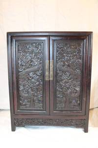 lot 26 image: Footed Rosewood tabletop chest with drawers and sliding retracting doors. 16H x 12.5W x 7D