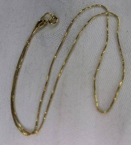 lot 67 image: Sterling Silver vermeil (Gold over silver) Italian necklace. Marked 925 Italy. 16L