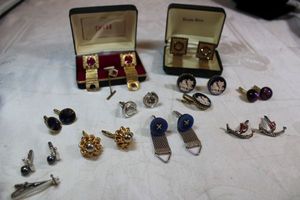 lot 24 image: Cufflink selection. Varying styles and themes. Approx 8 pairs