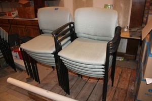 lot 139 image: 12 chairs - stackable 6 with arm rests, 6 without