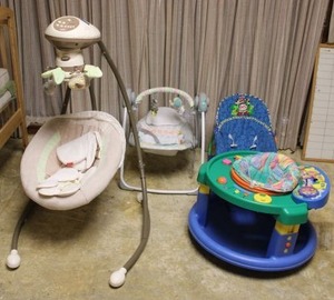 lot 161 image: Baby swing, seats and bouncy saucer