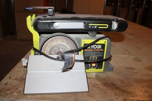 lot 124 image: Ryobi 4x6 Belt and Disc Sander