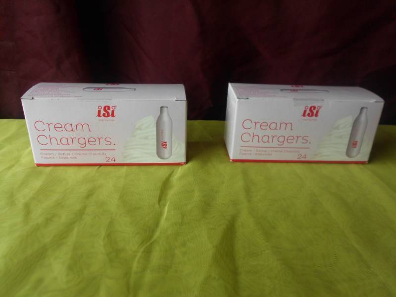 lot 15 image: ISI CREAM CHARGERS