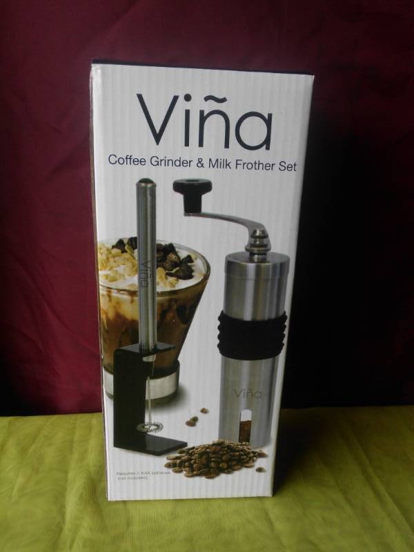 lot 17 image: COFFEE GRINDER