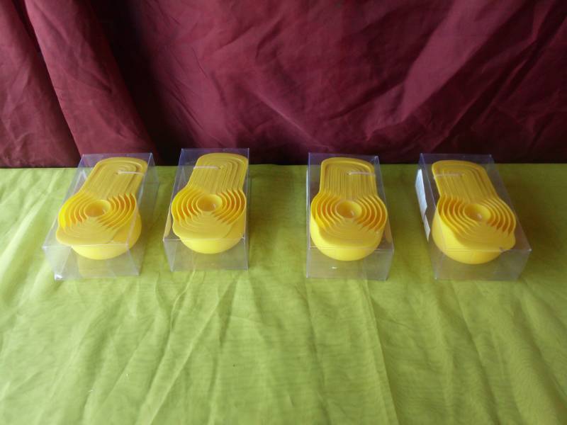 lot 23 image: NESTING MEASURING CUPSSPOONS