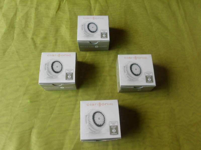 lot 27 image: CLARISONIC BRUSH HEADS