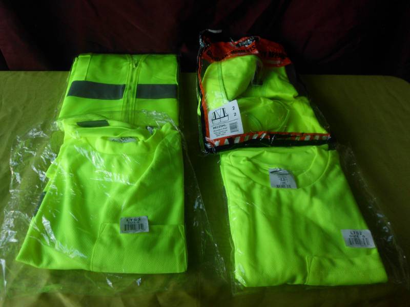 lot 40 image: SAFETY WEAR
