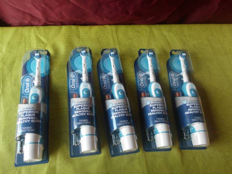 lot 42 image: ORAL B HEALTH
