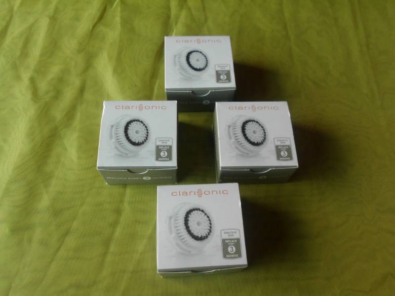 lot 26 image: CLARISONIC BRUSH HEADS