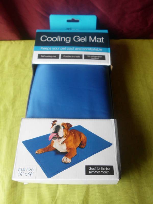lot 61 image: COOLING GEL MAT