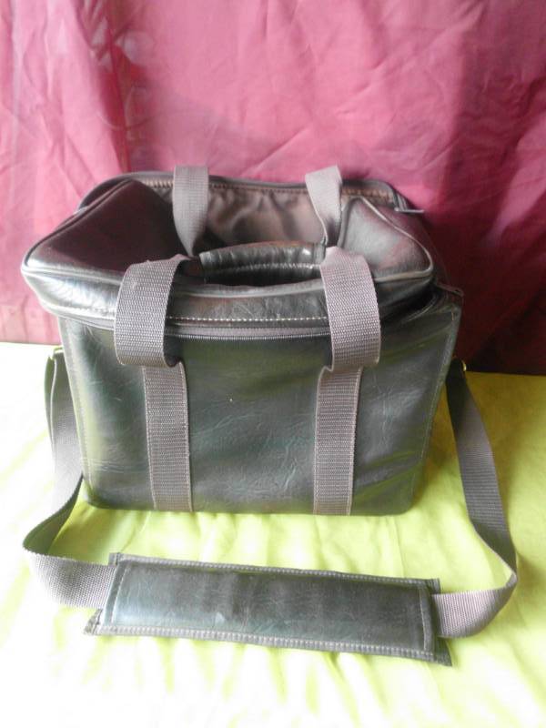 lot 69 image: LEATHER OVERNIGHT BAG