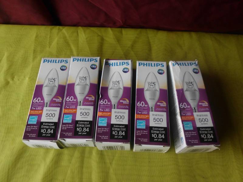 lot 73 image: PHILLIPS LED BULBS