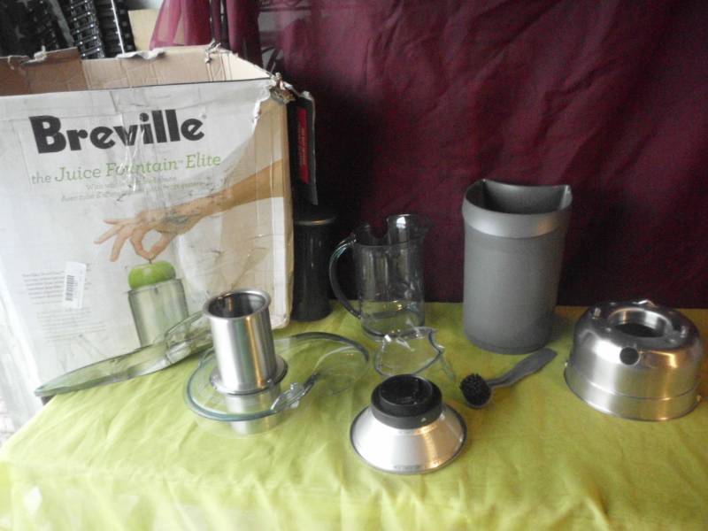 lot 84 image: BREVILLE JUICE FOUNTAIN ELITE PARTS