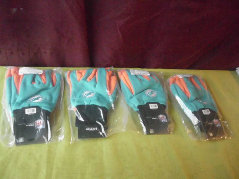 lot 89 image: MIAMI DOLPHINS