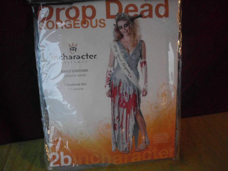 lot 94 image: DROP DEAD GORGEOUS COSTUME