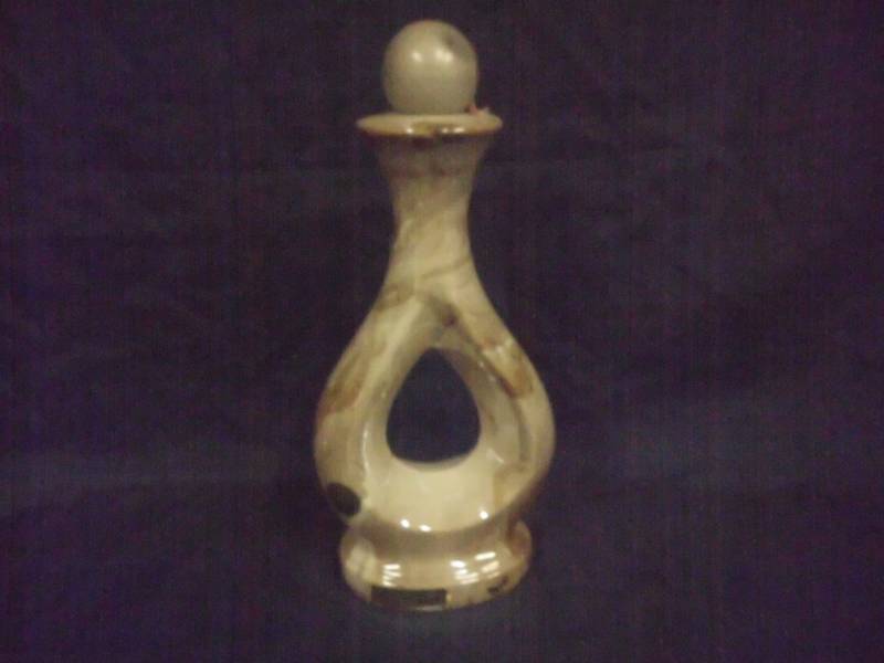 lot 123 image: REGAL CHINA DECANTER