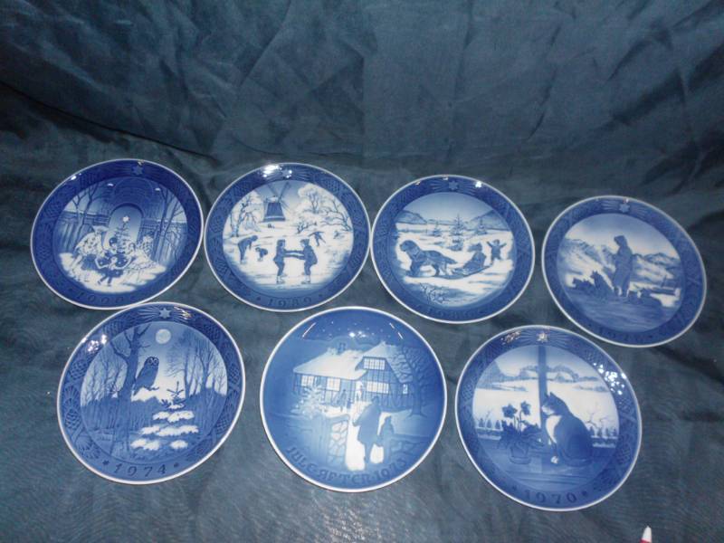 lot 141 image: ROYAL COPENHAGEN COLLECTION PLATES