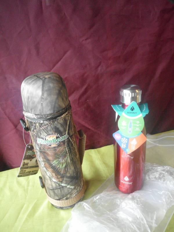 lot 193 image: INSULATED DRINKING BOTTLES