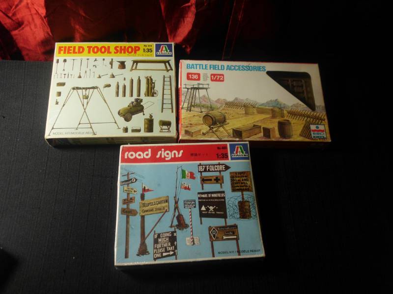 lot 115 image: VINTAGE MODEL KITS