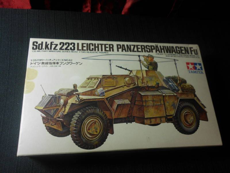 lot 117 image: VINTAGE MODEL KIT