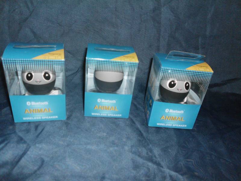 lot 217 image: BLUETOOTH SPEAKERS