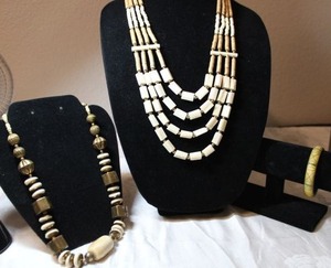 lot 105 image: Gemstone Jewelry - Bone. See descriptions below.