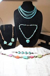 lot 154 image: Gemstone Jewelry - Turquoise. See descriptions below.
