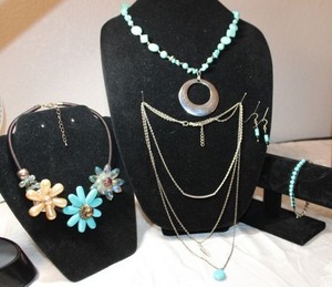 lot 152 image: Gemstone Jewelry - Turquenite. See descriptions below.