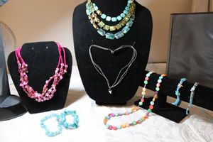 lot 142 image: Gemstone Jewelry - Shark Tooth and Shell. See descriptions below.