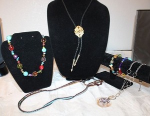 lot 133 image: Gemstone Jewelry - Montana bolo tie, Mother of Pearl, Multi-gemstone. See descriptions below.