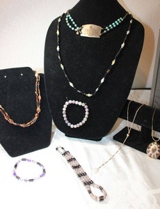 lot 131 image: Gemstone Jewelry - Amethyst, Turquoise, Shell, Lucky Agate stone, Hematite. See descriptions below.