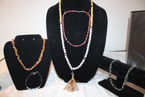 lot 127 image: Gemstone Jewelry - Jadeite. See descriptions below.