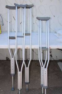 lot 24 image: 5 crutches as shown