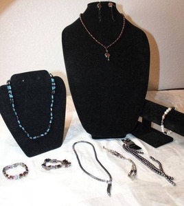 lot 120 image: Gemstone Jewelry - Hematite. See descriptions below.