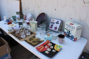 lot 46 image: Housewares some lead crystal candle holders, rocks glasses, tea light holders and more